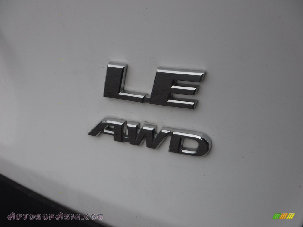 2019 RAV4 LE AWD - Super White / Black photo #16