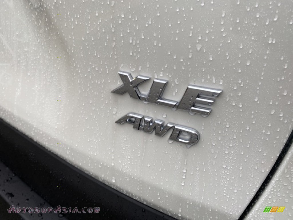 2021 RAV4 XLE Premium AWD - Super White / Black photo #28