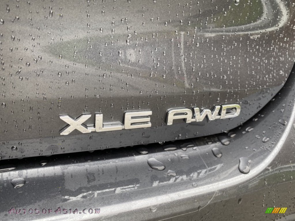 2021 Highlander XLE AWD - Magnetic Gray Metallic / Black photo #35