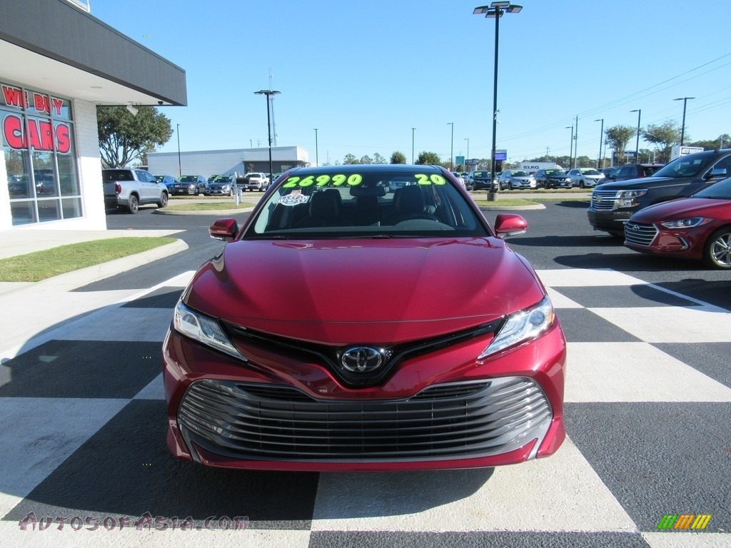 2020 Camry XLE - Ruby Flare Pearl / Black photo #2