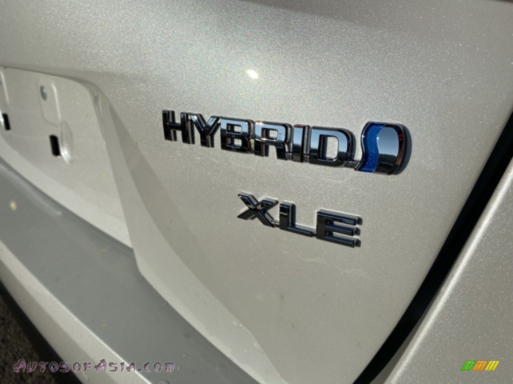 2021 Prius XLE AWD-e - Wind Chill Pearl / Black photo #23