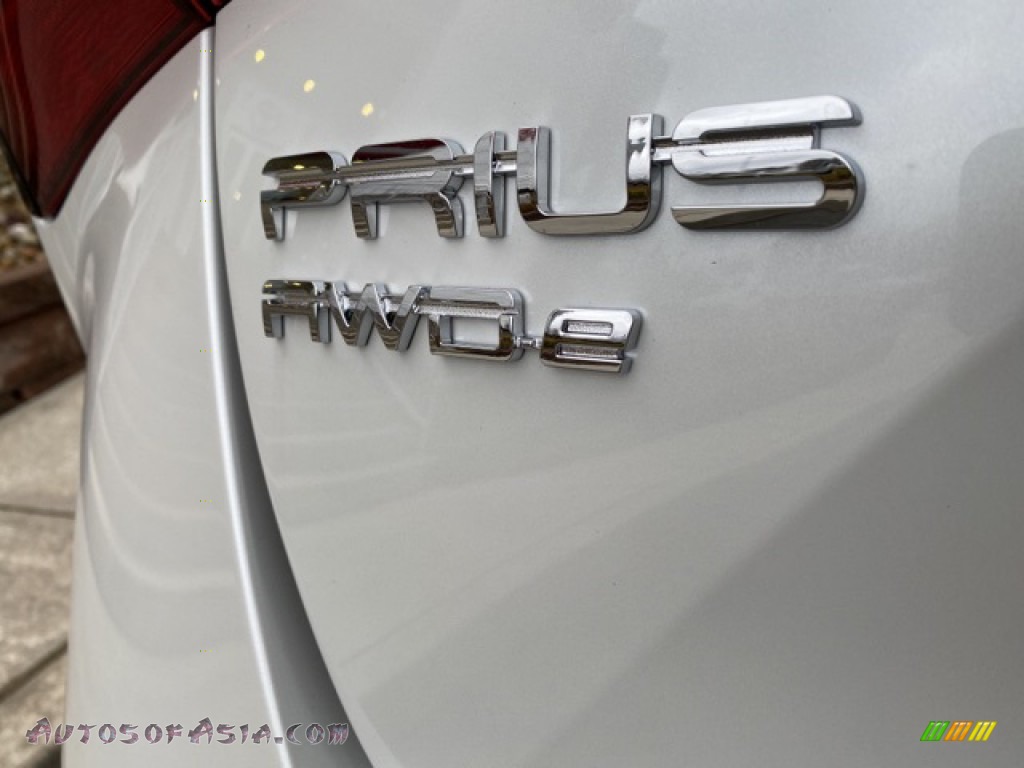 2021 Prius XLE AWD-e - Wind Chill Pearl / Moonstone photo #29