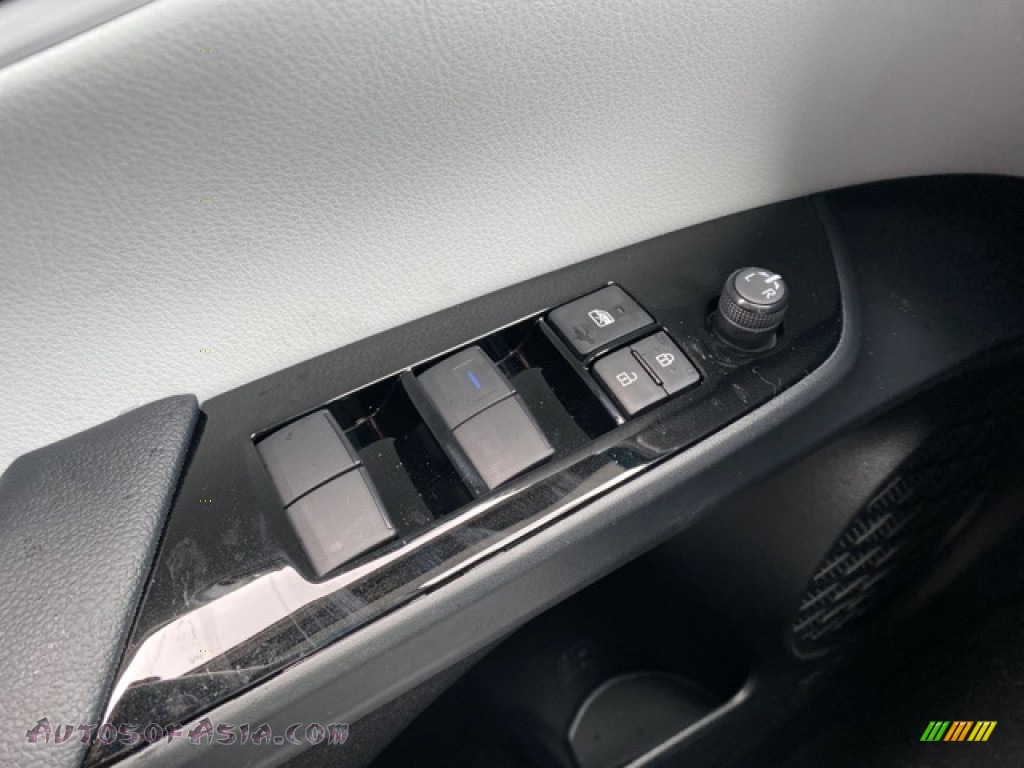 2021 Prius XLE AWD-e - Magnetic Gray Metallic / Moonstone photo #20