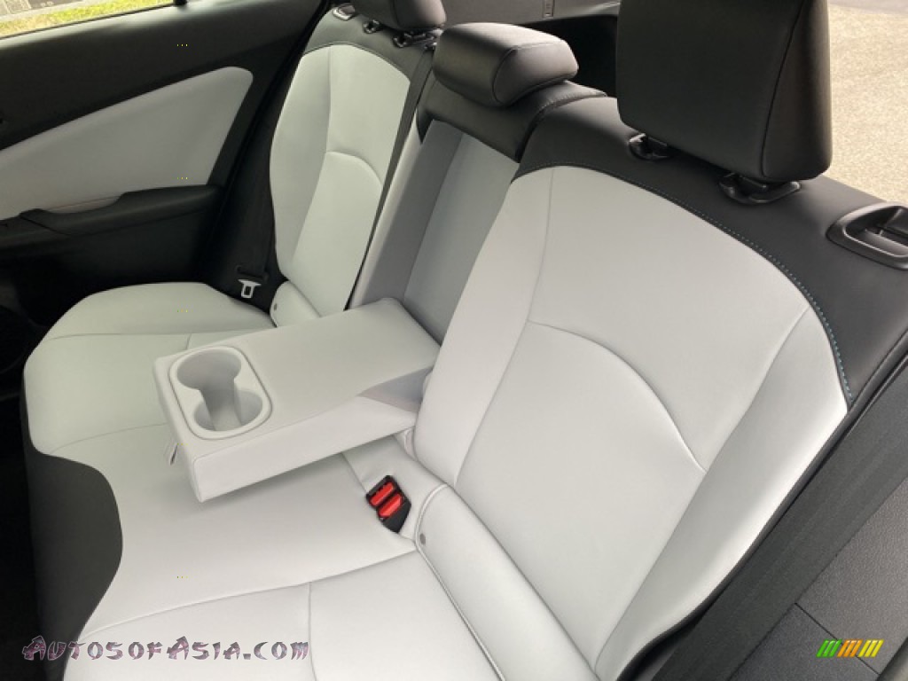 2021 Prius XLE AWD-e - Magnetic Gray Metallic / Moonstone photo #27