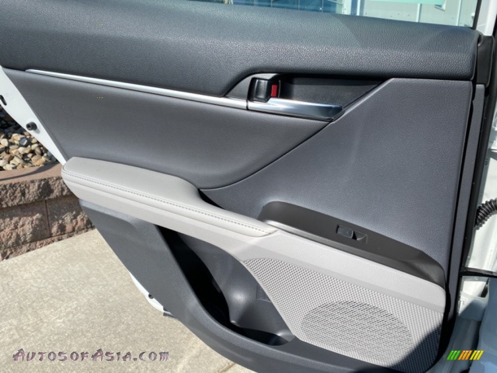 2021 Camry XLE AWD - Wind Chill Pearl / Ash photo #27