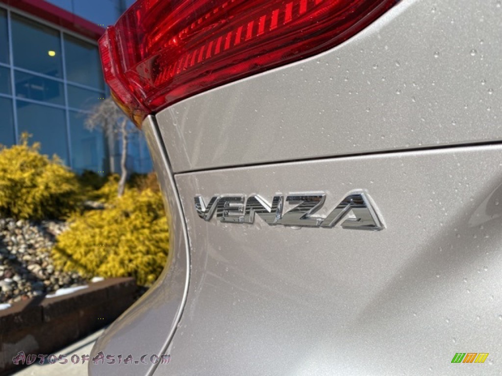 2021 Venza Hybrid XLE AWD - Titanium Glow / Black photo #26