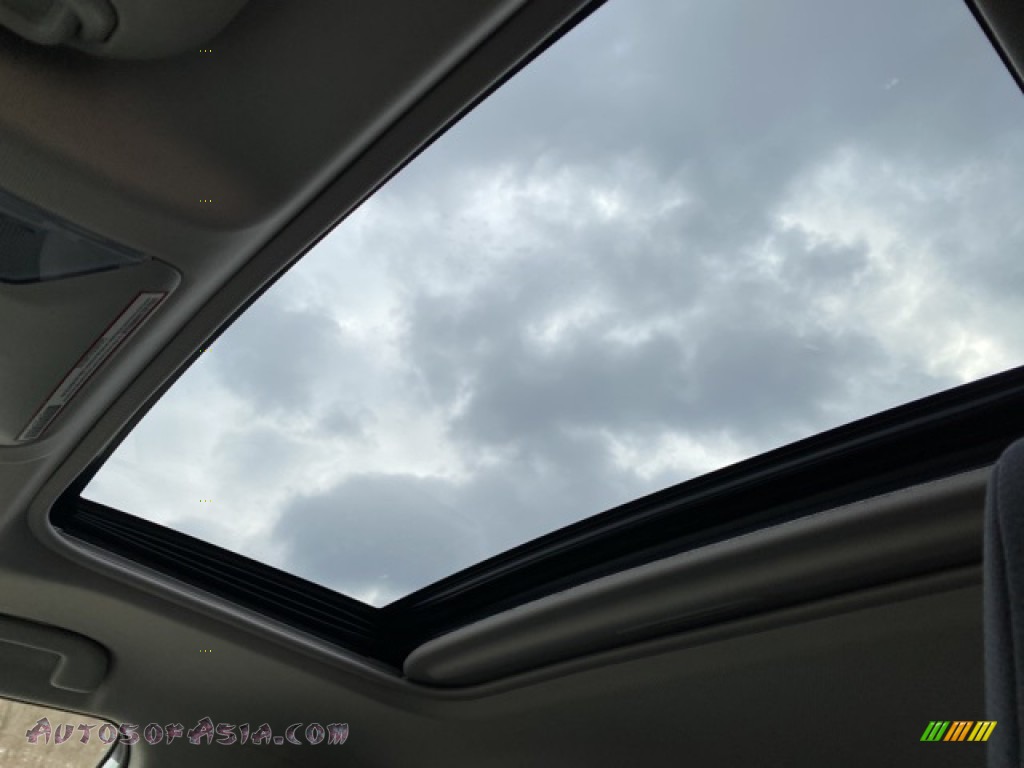 2021 RAV4 XLE AWD Hybrid - Silver Sky Metallic / Light Gray photo #10