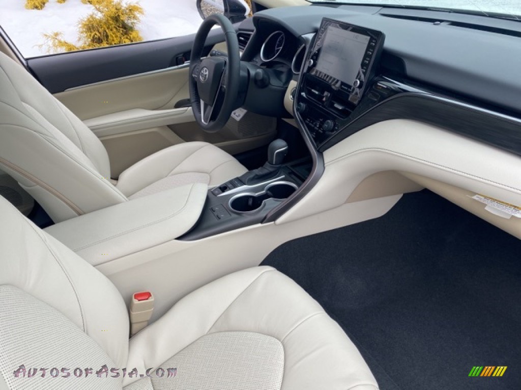 2021 Camry XLE AWD - Wind Chill Pearl / Black photo #10