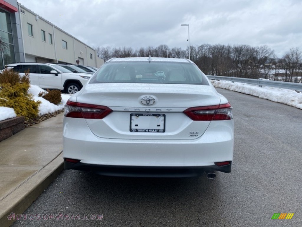 2021 Camry XLE AWD - Wind Chill Pearl / Black photo #14
