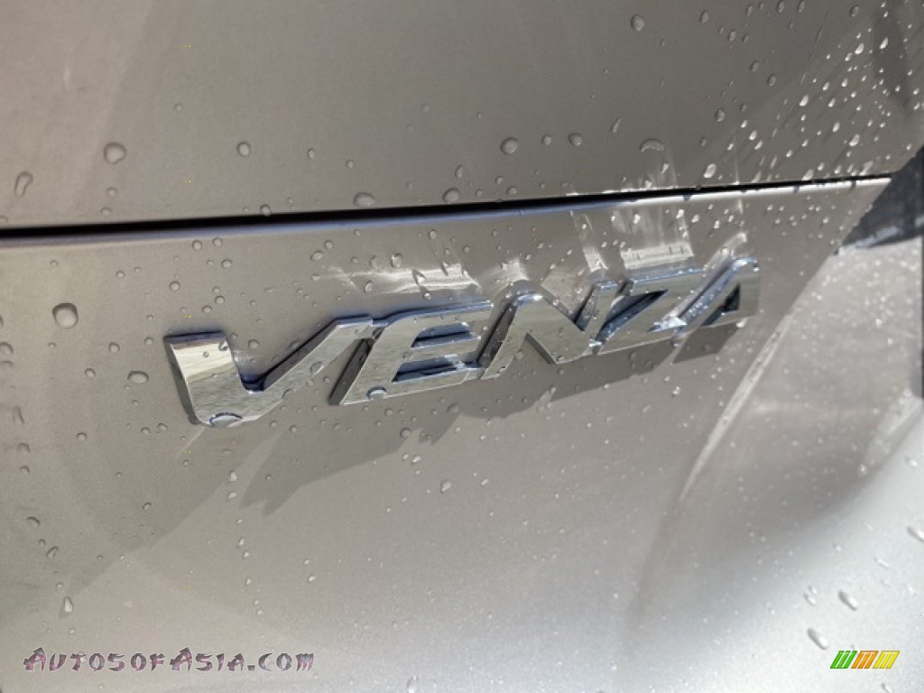 2021 Venza Hybrid XLE AWD - Titanium Glow / Boulder photo #24