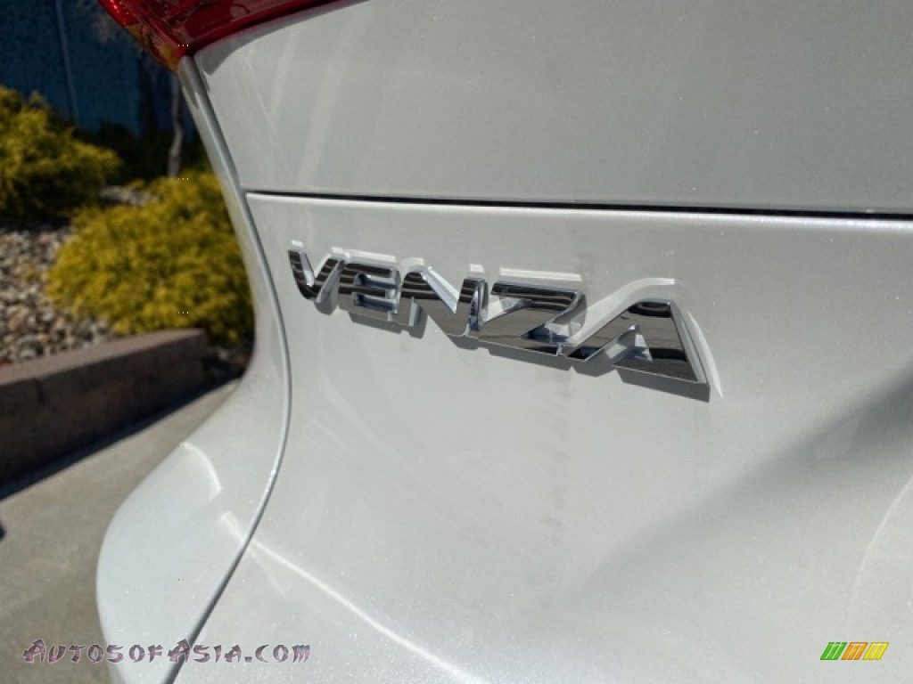 2021 Venza Hybrid Limited AWD - Blizzard White Pearl / Black photo #25