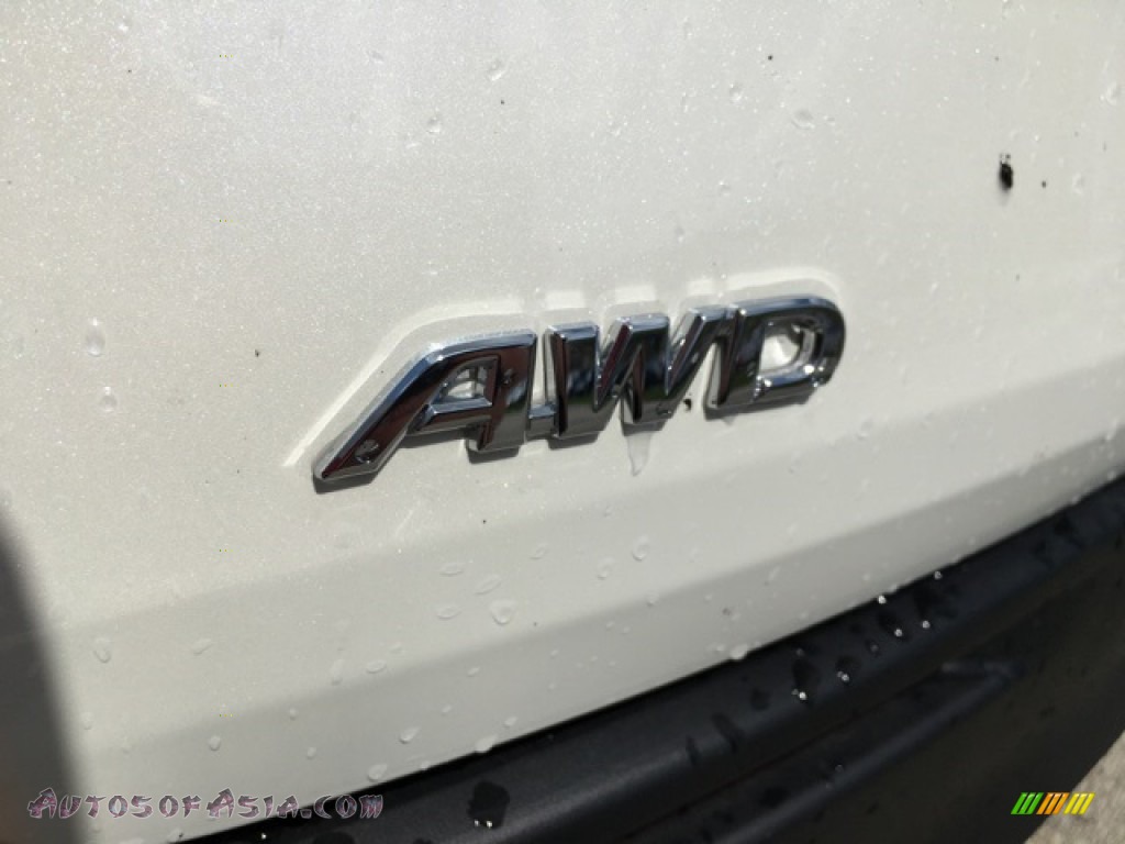 2021 Sienna XLE AWD Hybrid - Blizzard White Pearl / Graphite photo #22