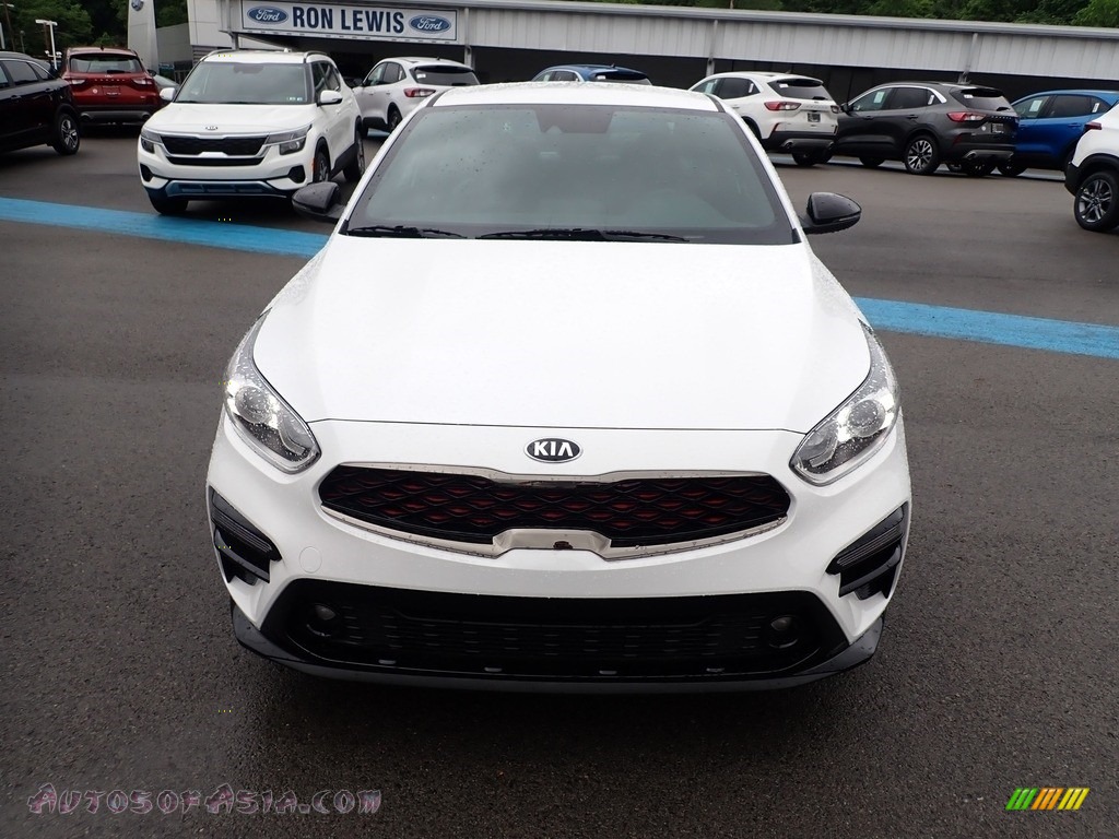 2021 Forte GT-Line - Clear White / Black photo #4