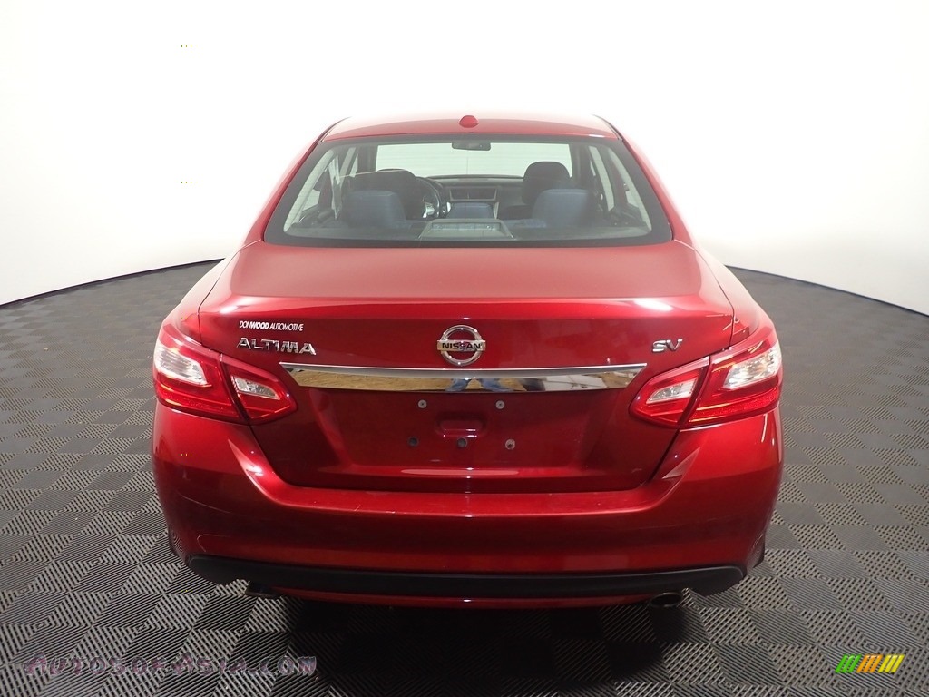 2017 Altima 2.5 SV - Cayenne Red / Charcoal photo #13