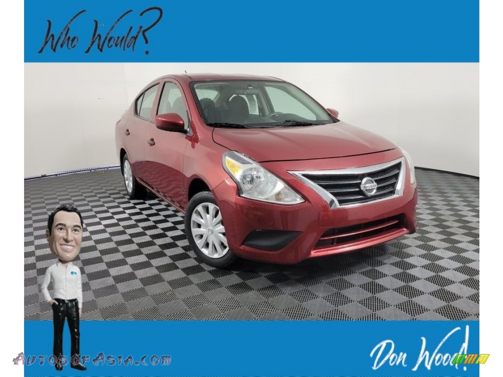 Cayenne Red / Charcoal Nissan Versa S