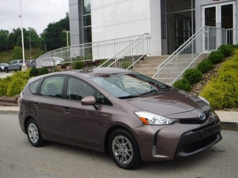 Toasted Walnut Pearl 2016 Toyota Prius v Four