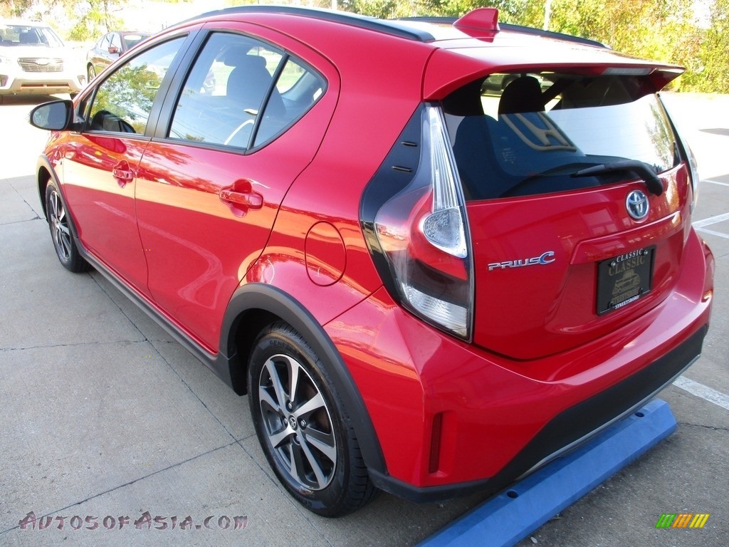 2018 Prius c Two - Absolutely Red / Gray/Dark Gray Two-Tone photo #7