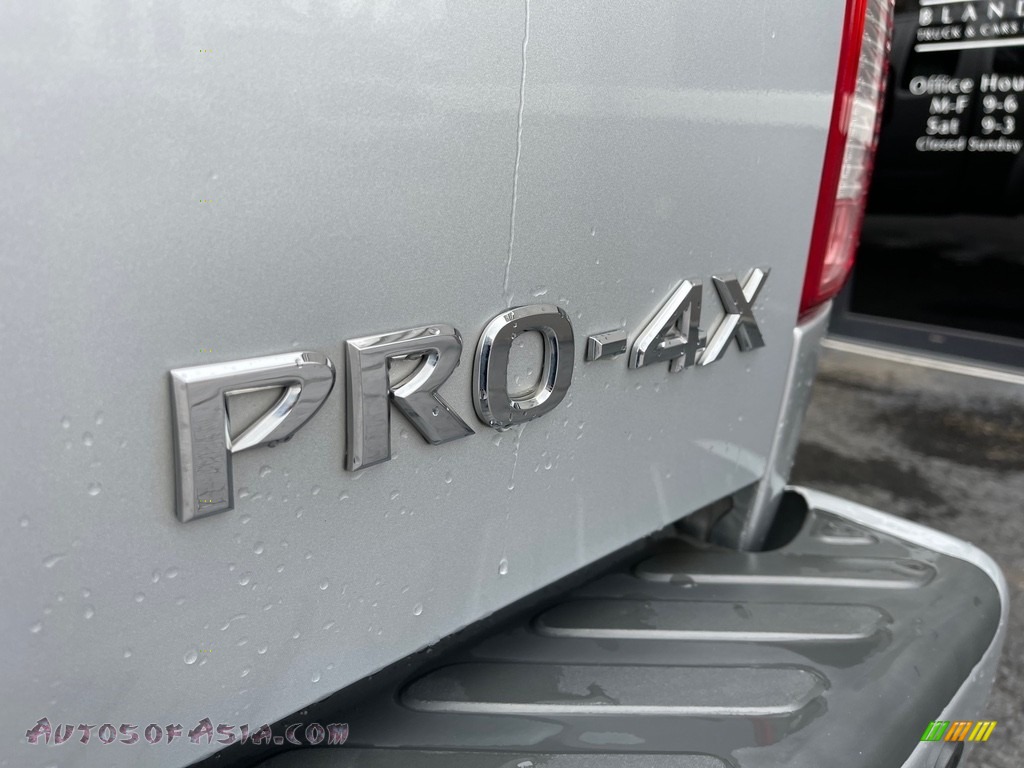 2017 Frontier Pro-4X King Cab 4x4 - Brilliant Silver / Graphite photo #28