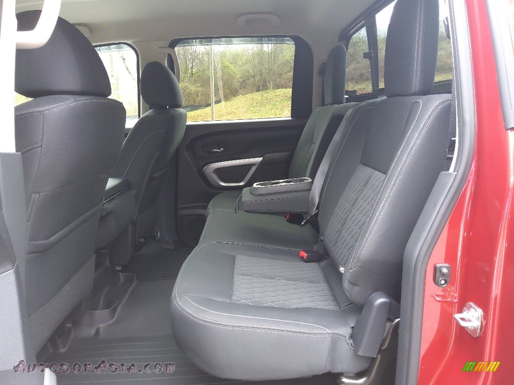 2019 Titan SV Crew Cab 4x4 - Cayenne Red Metallic / Black photo #17