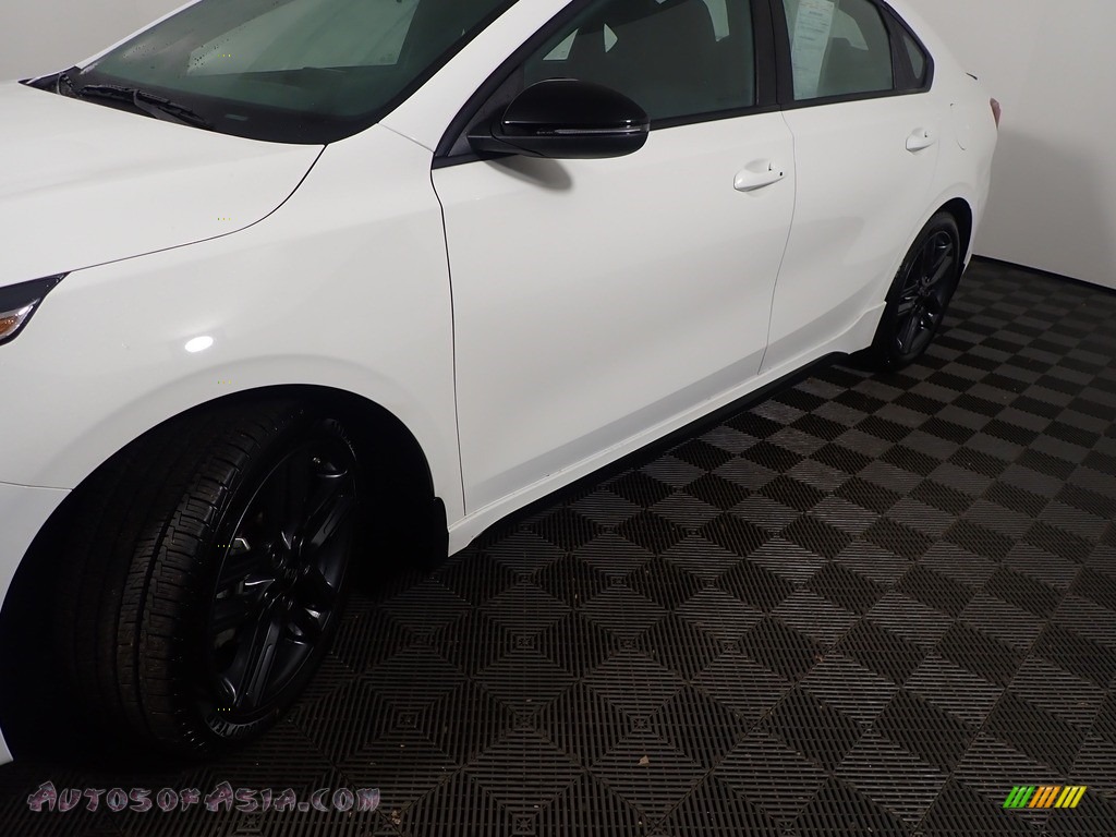 2021 Forte GT-Line - Clear White / Black photo #11