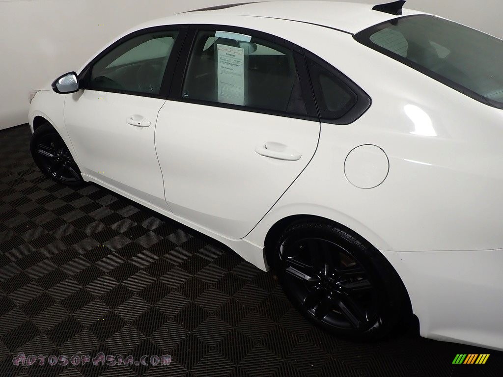 2021 Forte GT-Line - Clear White / Black photo #19