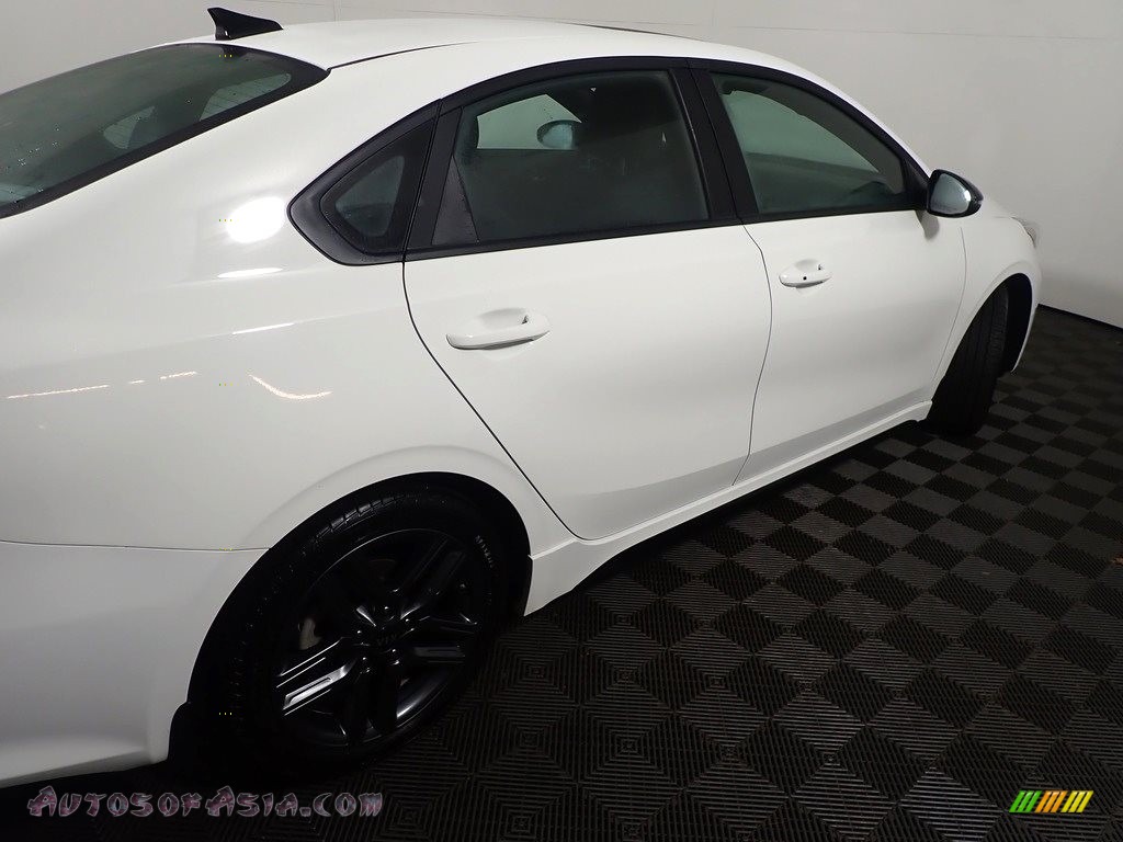 2021 Forte GT-Line - Clear White / Black photo #20