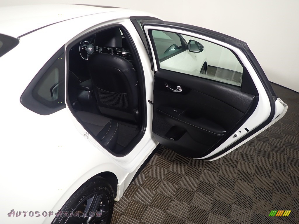 2021 Forte GT-Line - Clear White / Black photo #37