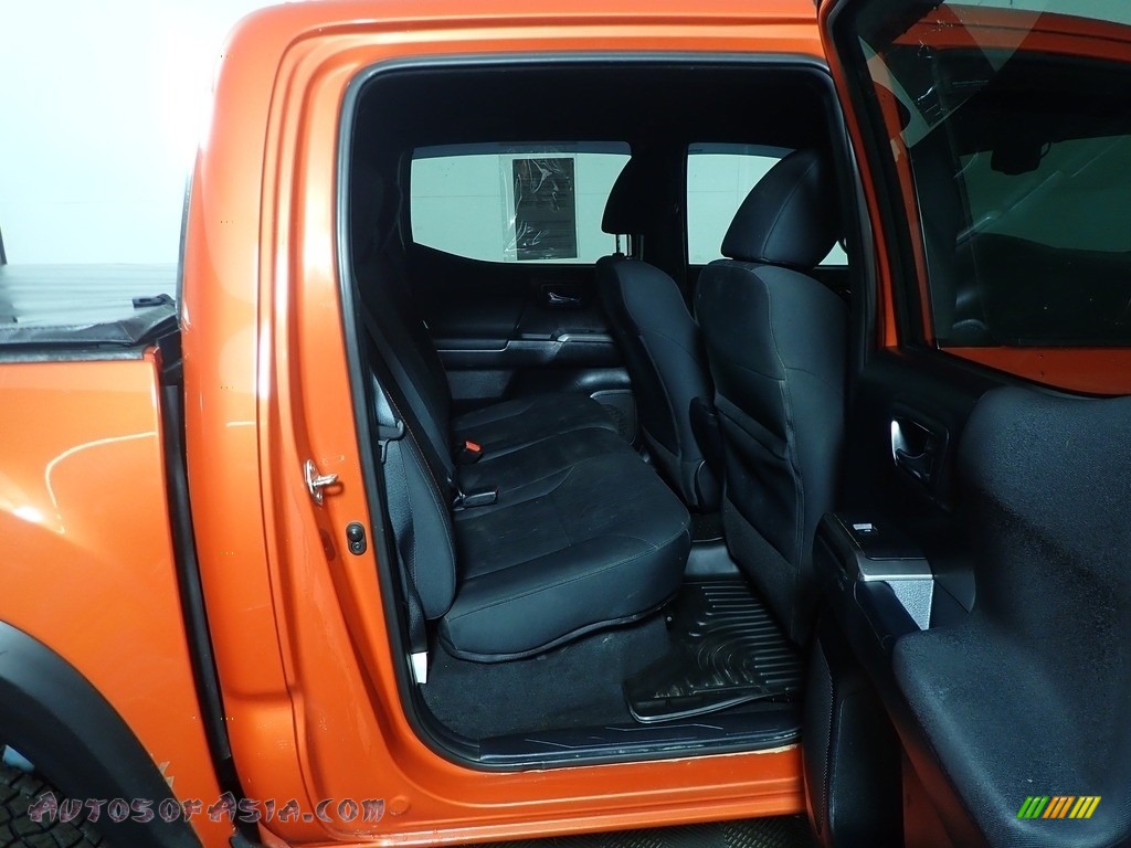 2017 Tacoma TRD Off Road Double Cab 4x4 - Inferno Orange / TRD Black/Orange photo #38