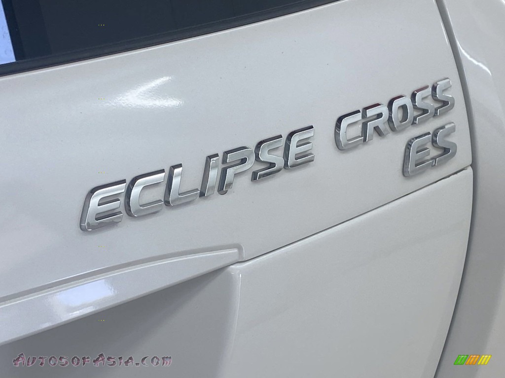 2019 Eclipse Cross ES - Pearl White / Black photo #11