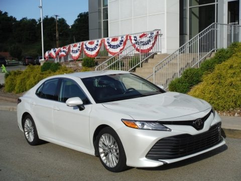 Wind Chill Pearl 2019 Toyota Camry XLE