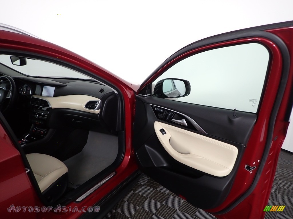 2018 QX30 Premium AWD - Magnetic Red / Wheat photo #29