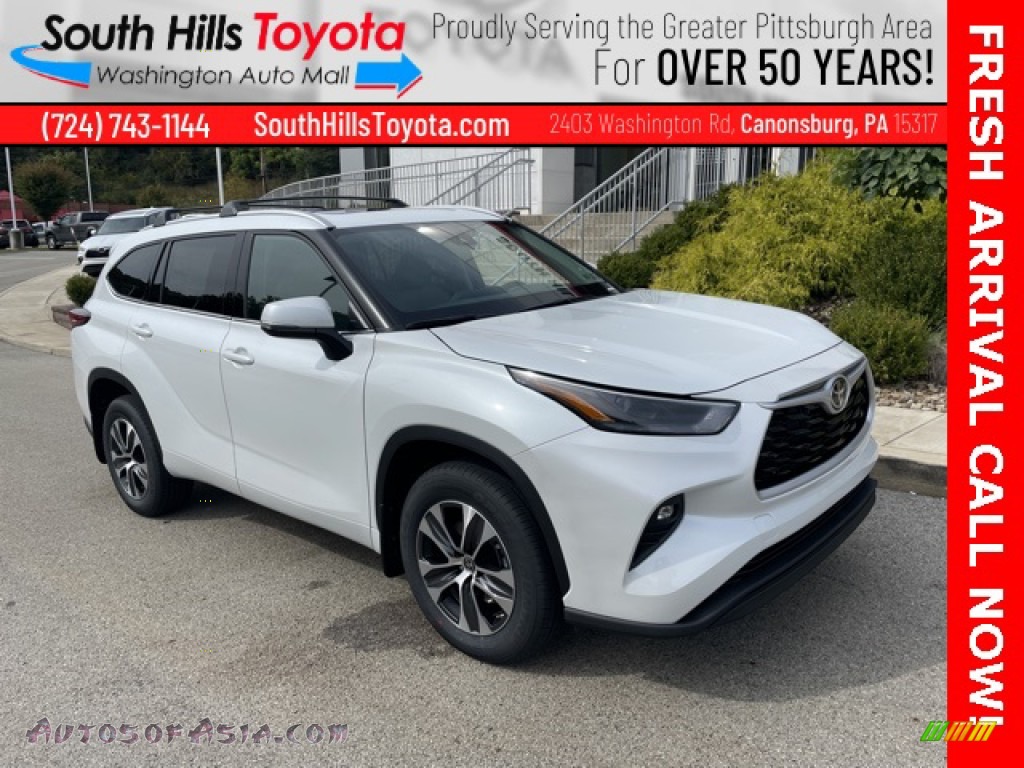 Wind Chill Pearl / Graphite Toyota Highlander XLE AWD