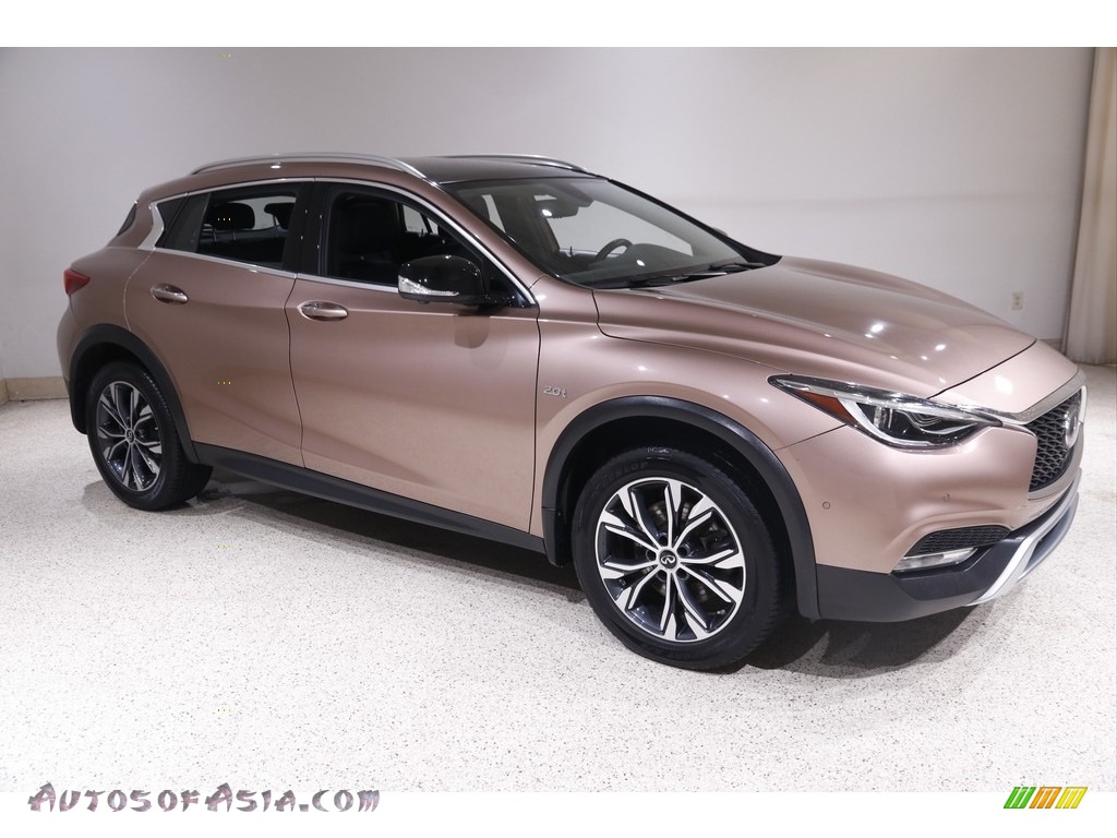2019 QX30 Essential AWD - Liquid Copper / Graphite photo #1