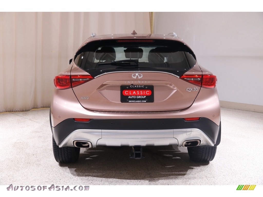 2019 QX30 Essential AWD - Liquid Copper / Graphite photo #20