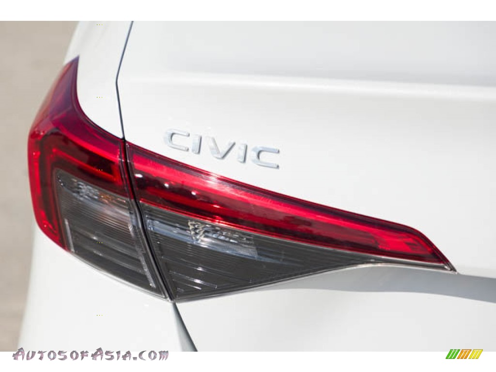 2022 Civic Touring Sedan - Platinum White Pearl / Black photo #10