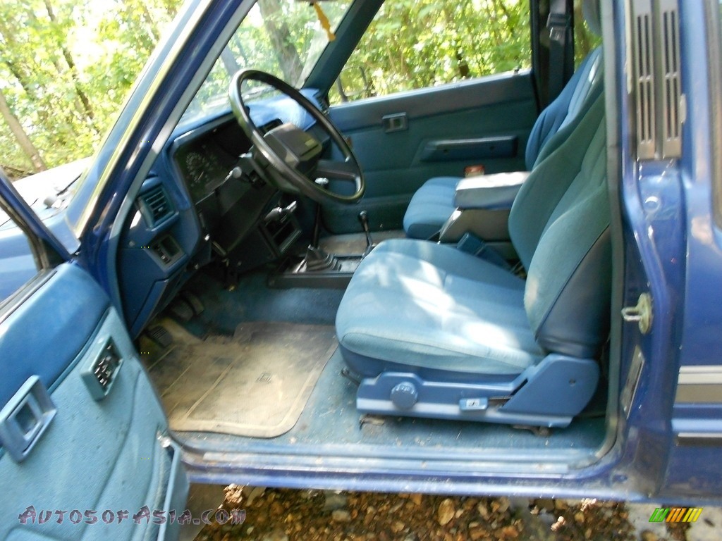 1986 Pickup SR5 Extended Cab 4x4 - Medium Blue / Blue photo #1