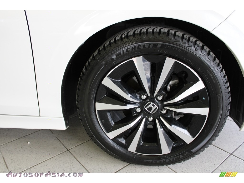 2022 Civic EX Sedan - Platinum White Pearl / Black photo #5