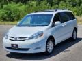 Toyota Sienna XLE AWD Arctic Frost Pearl photo #1