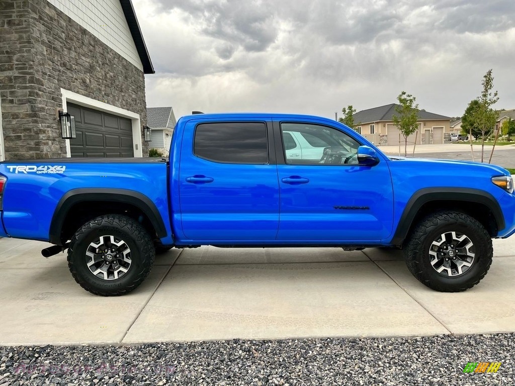 2020 Tacoma TRD Off Road Double Cab 4x4 - Voodoo Blue / Black photo #17