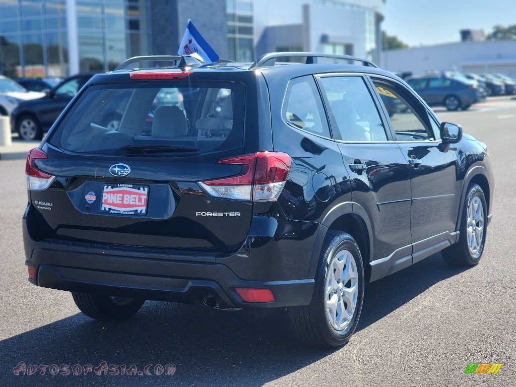 2021 Forester 2.5i - Crystal Black Silica / Gray photo #13
