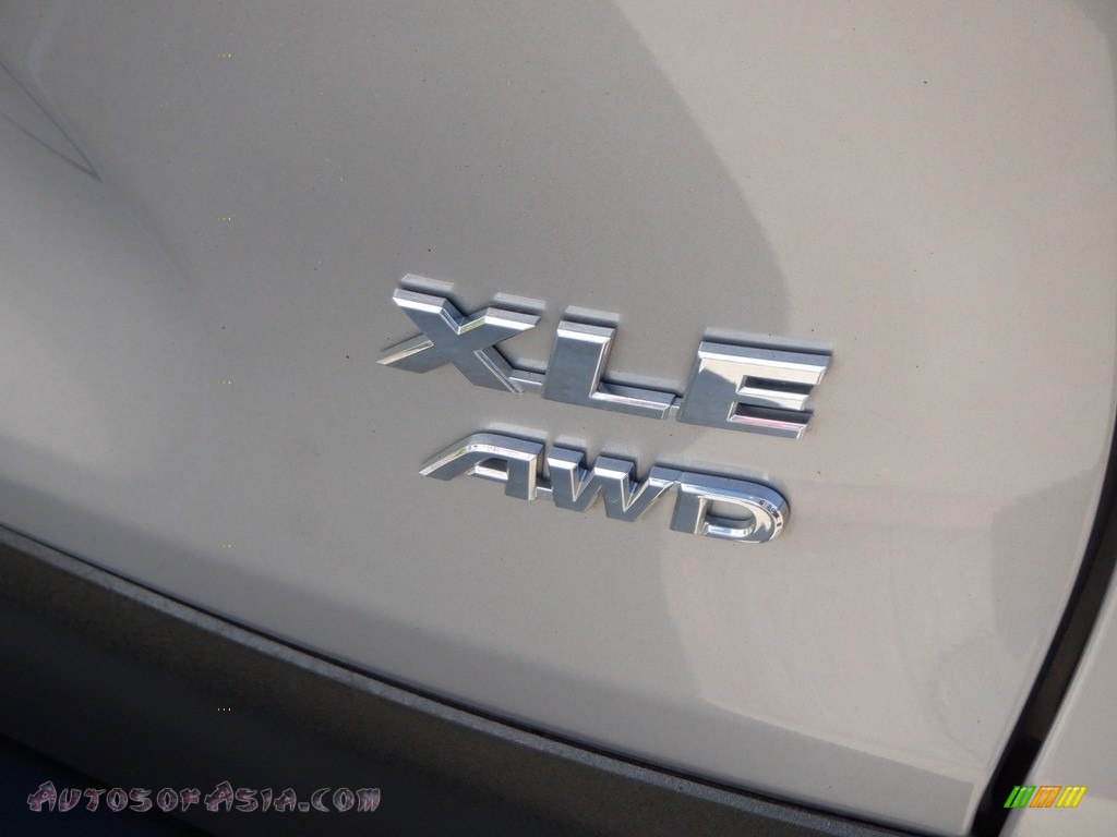 2020 RAV4 XLE Premium AWD - Silver Sky Metallic / Black photo #10
