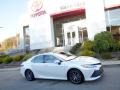 Toyota Camry XLE Hybrid Wind Chill Pearl photo #2