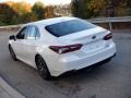 Toyota Camry XLE Hybrid Wind Chill Pearl photo #8