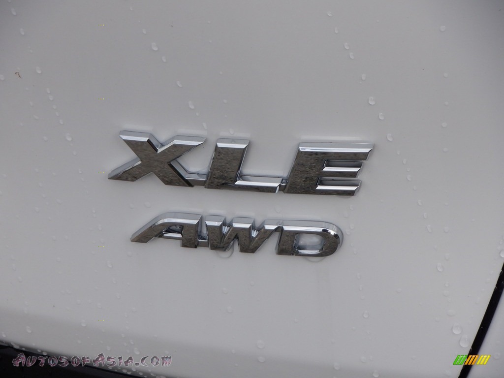 2023 RAV4 XLE AWD - Ice Cap / Black photo #8