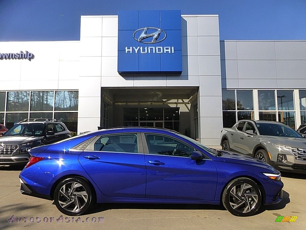 Intense Blue / Black Hyundai Elantra SEL