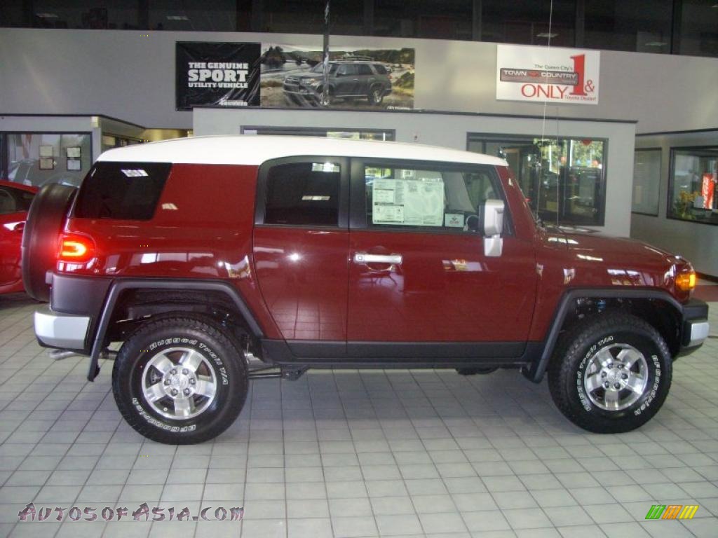 Toyota FJ Cruiser Red