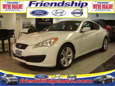 Karussell White 2011 Hyundai Genesis Coupe 2.0T. Karussell White Black Cloth