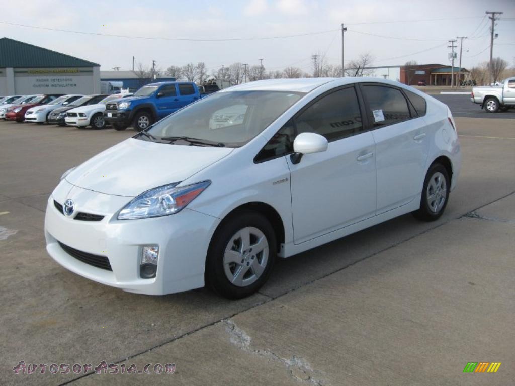 2011 toyota prius blizzard pearl #4