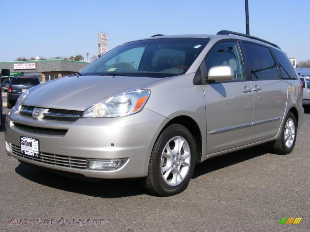 2004 toyota sienna limited xle #3