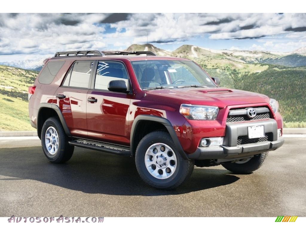 Toyota 4runner красная